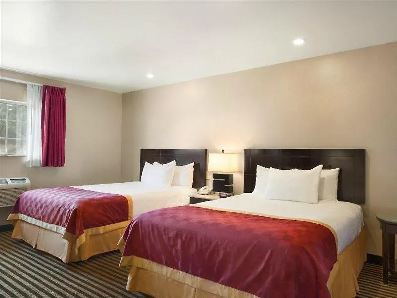 Ramada By Wyndham Marina Del Rey Otel 2*,  ABD