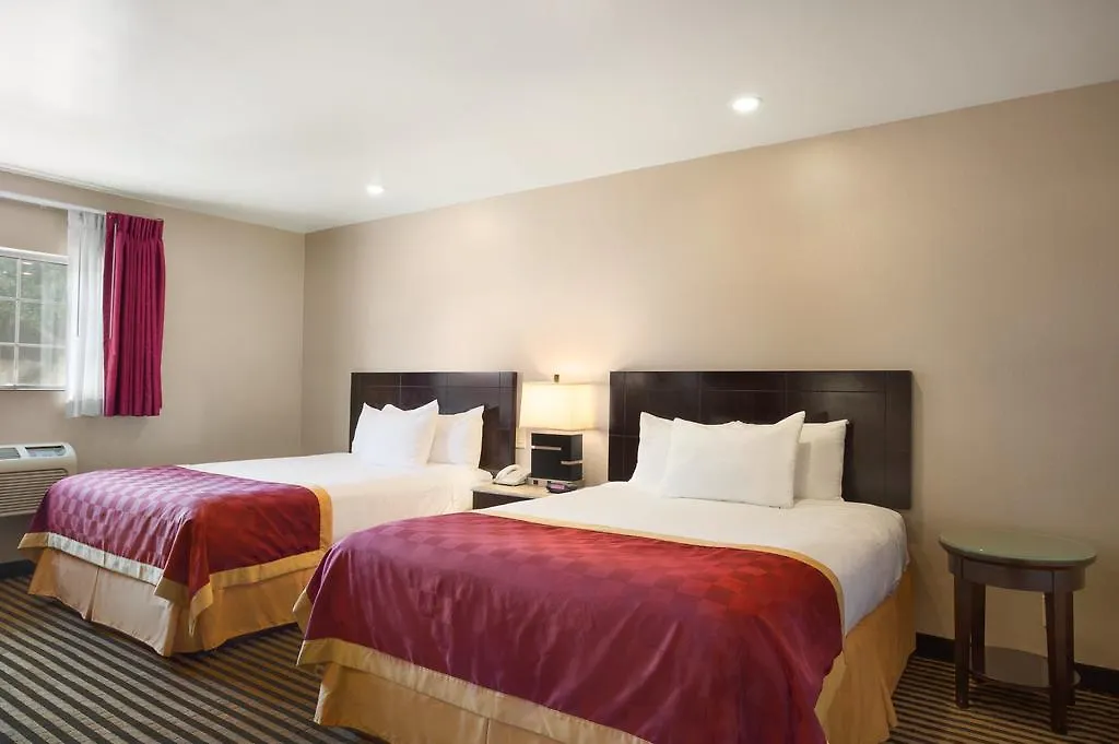 Ramada By Wyndham Marina Del Rey Otel